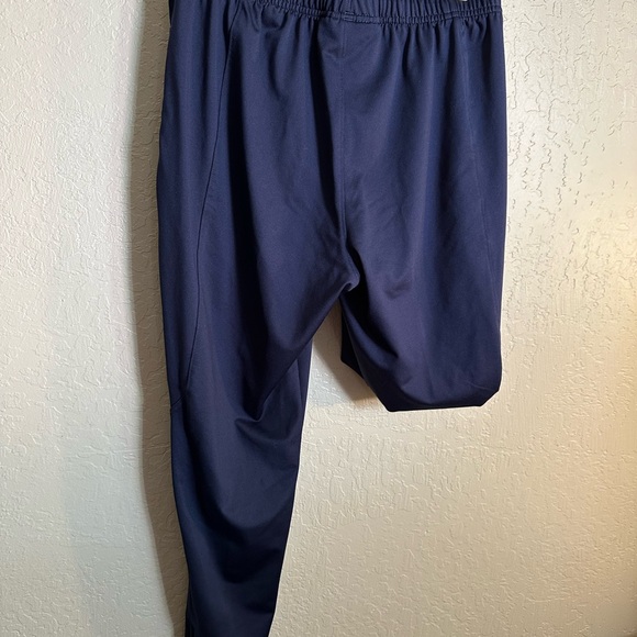 Under arm pant size medium I think they are unisex NWOT  trim fit bottom zipper - Picture 4 of 5